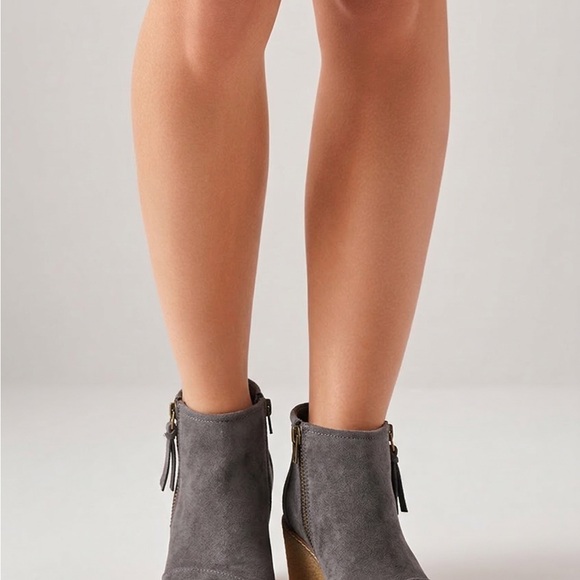 TOMS Gray Suede Wedge Ankle Booties with Round Toe for Women, Size 8 - Picture 2 of 2
